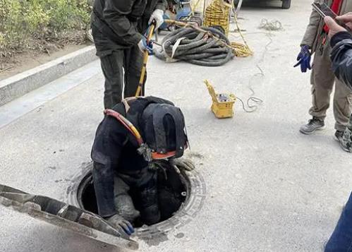 高阳抽化粪池公司分享管道气囊封堵的原理。